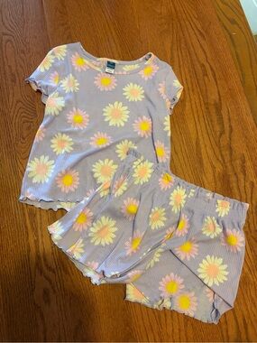 Old Navy Lavender Floral Daisy Pajama Set